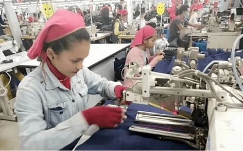 疫情后越南企业陷订单工人双缺窘境，劳动保护用品生产遇挑战